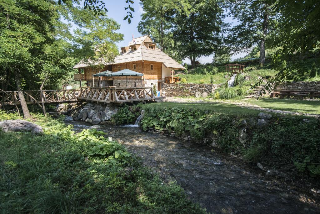 Gradacka Banja Brvnare Lägenhet Gradac  Exteriör bild