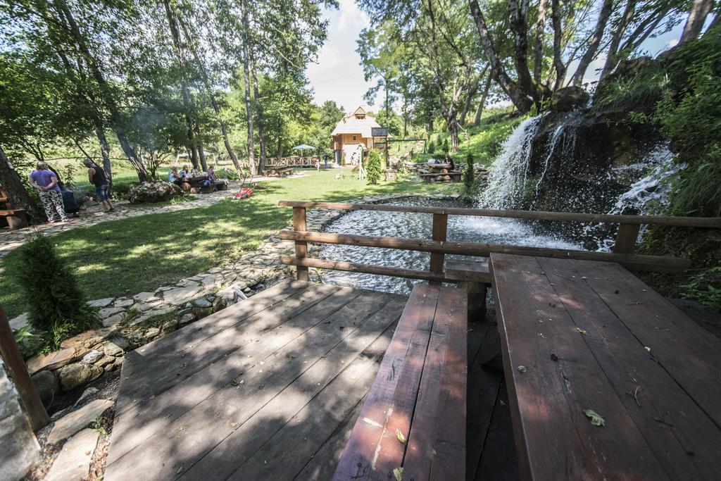 Gradacka Banja Brvnare Lägenhet Gradac  Exteriör bild